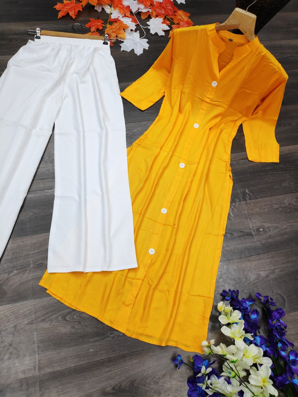 Soothing Off-White Rayon Kurti with Palazzo Set β¨